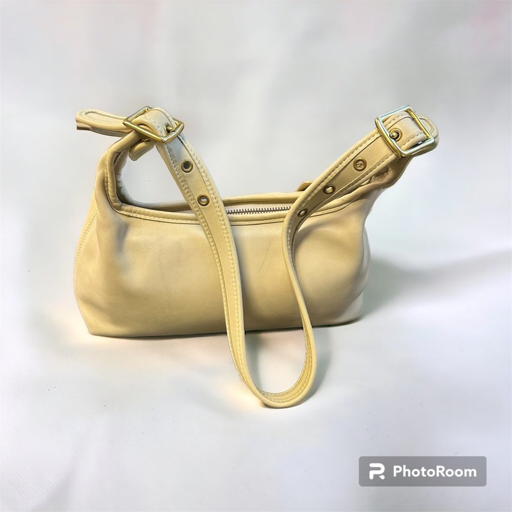 Vintage Coach small cream purse with adjustable short strap B1D - 9059